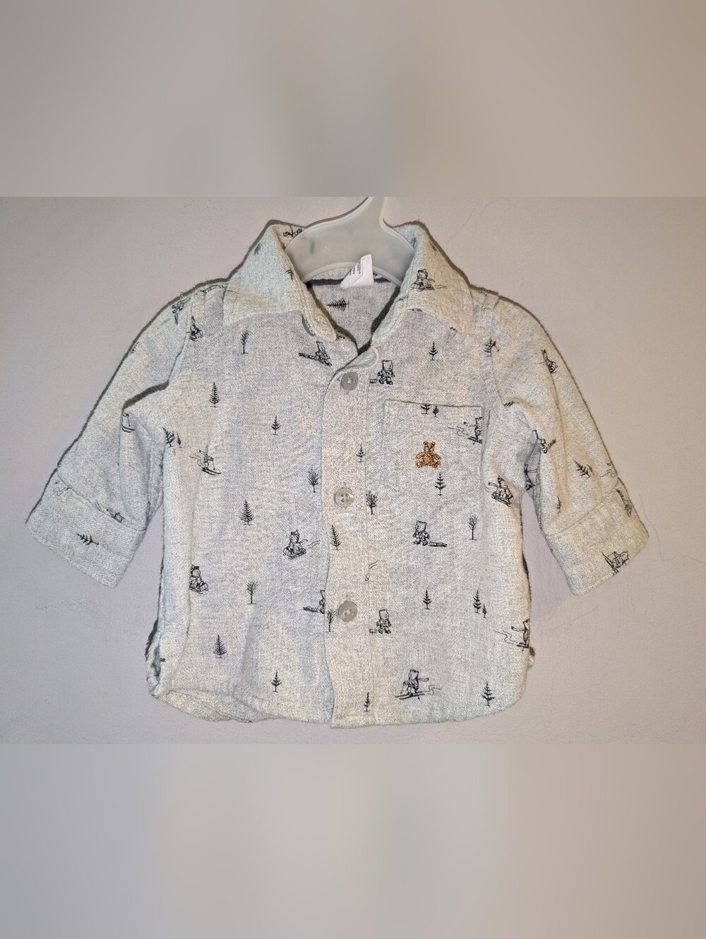 ❄️ Baby GAP Gray Button-Up Cotton Flannel Shirt with Winter Forest Print 0-3